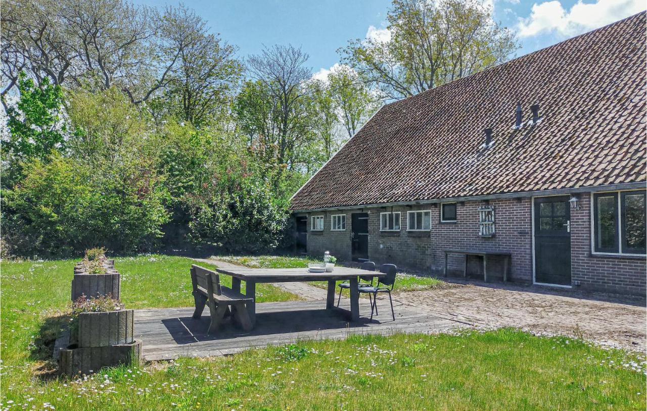 Gorgeous Home In Scharendijke With Kitchen Экстерьер фото